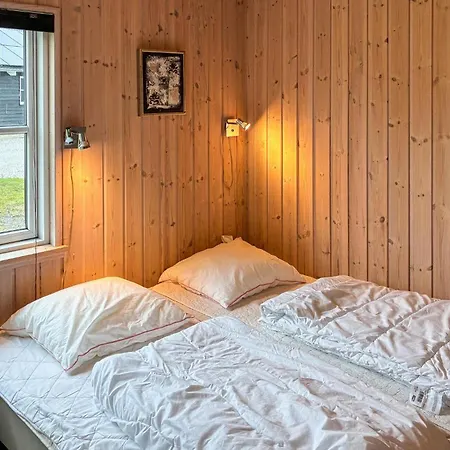 Nyaraló Amazing In Vaeggerlose With Sauna Bøtø By